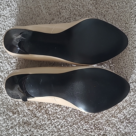 Carlos by Carlos santana size 6 pumps - Picture 4 of 4